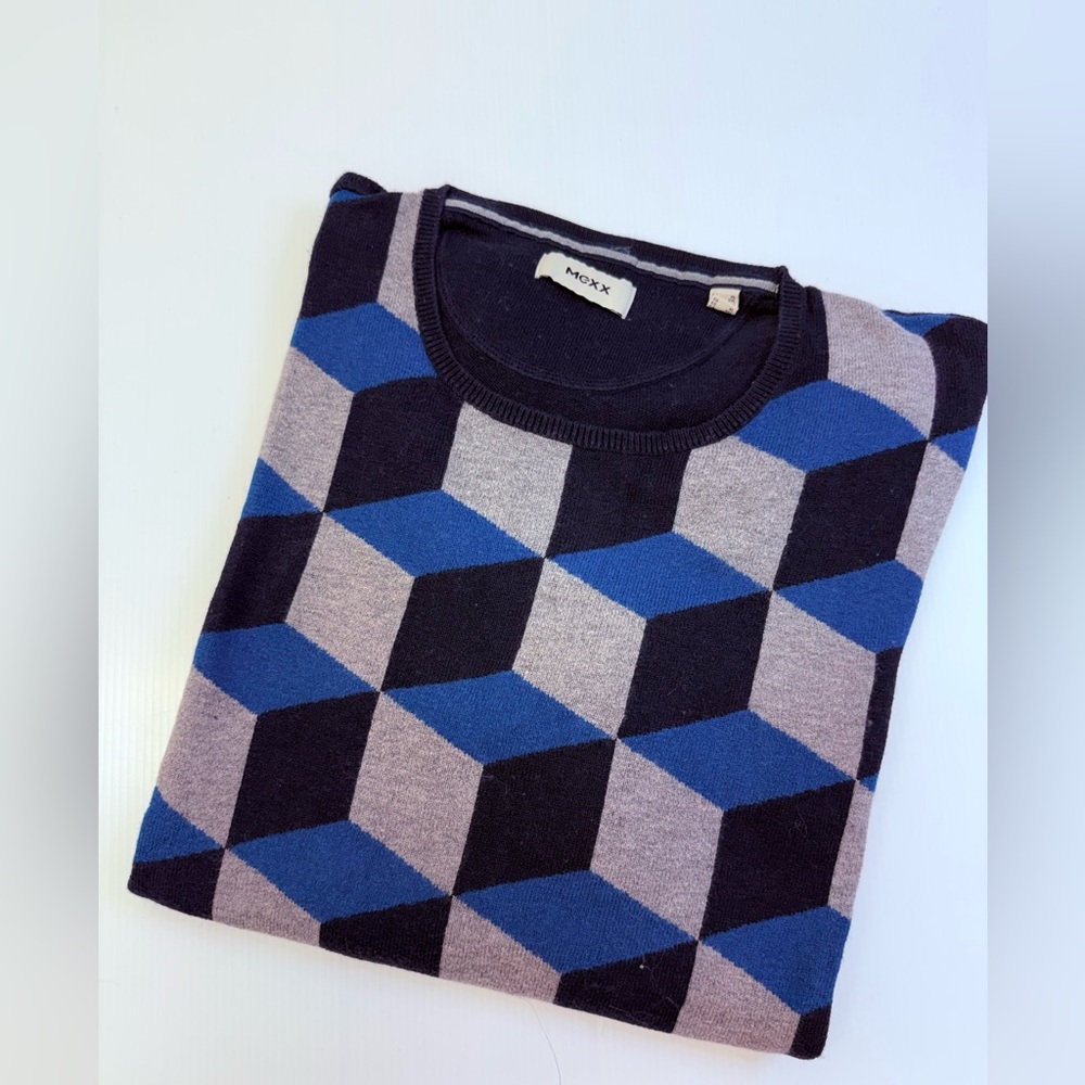 T293- Mexx Men's Cube Pattern Crewneck Sweater in Blue and Gray
